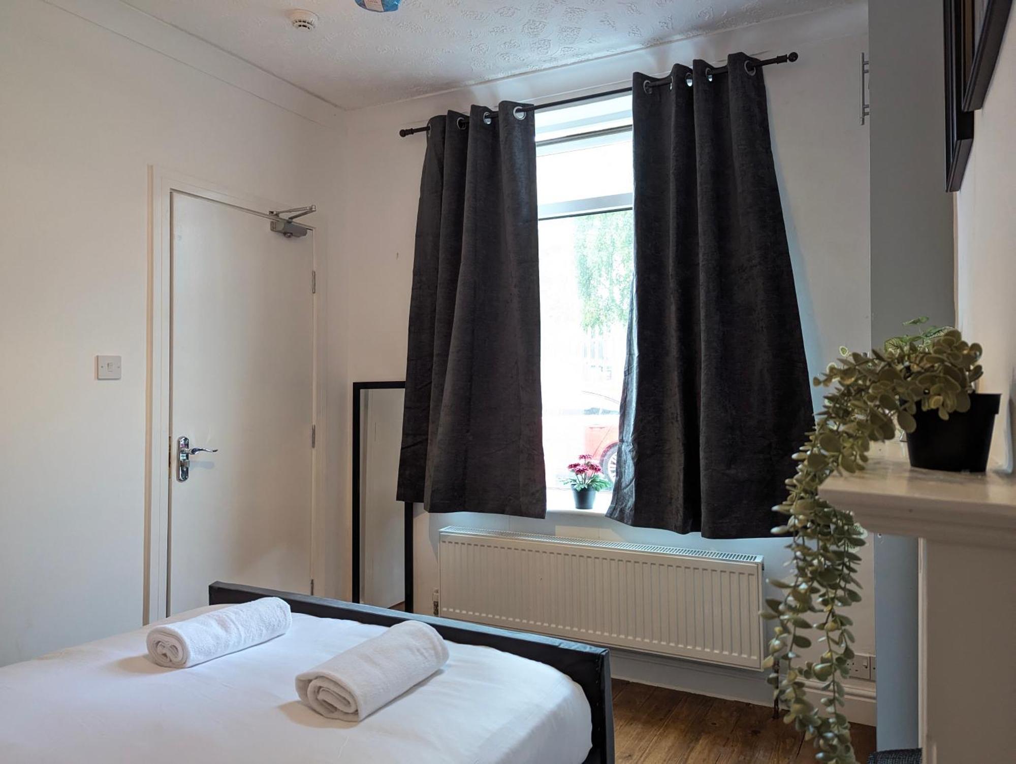 Modern Double W Private Bath & Free Parking Casa vacanze York