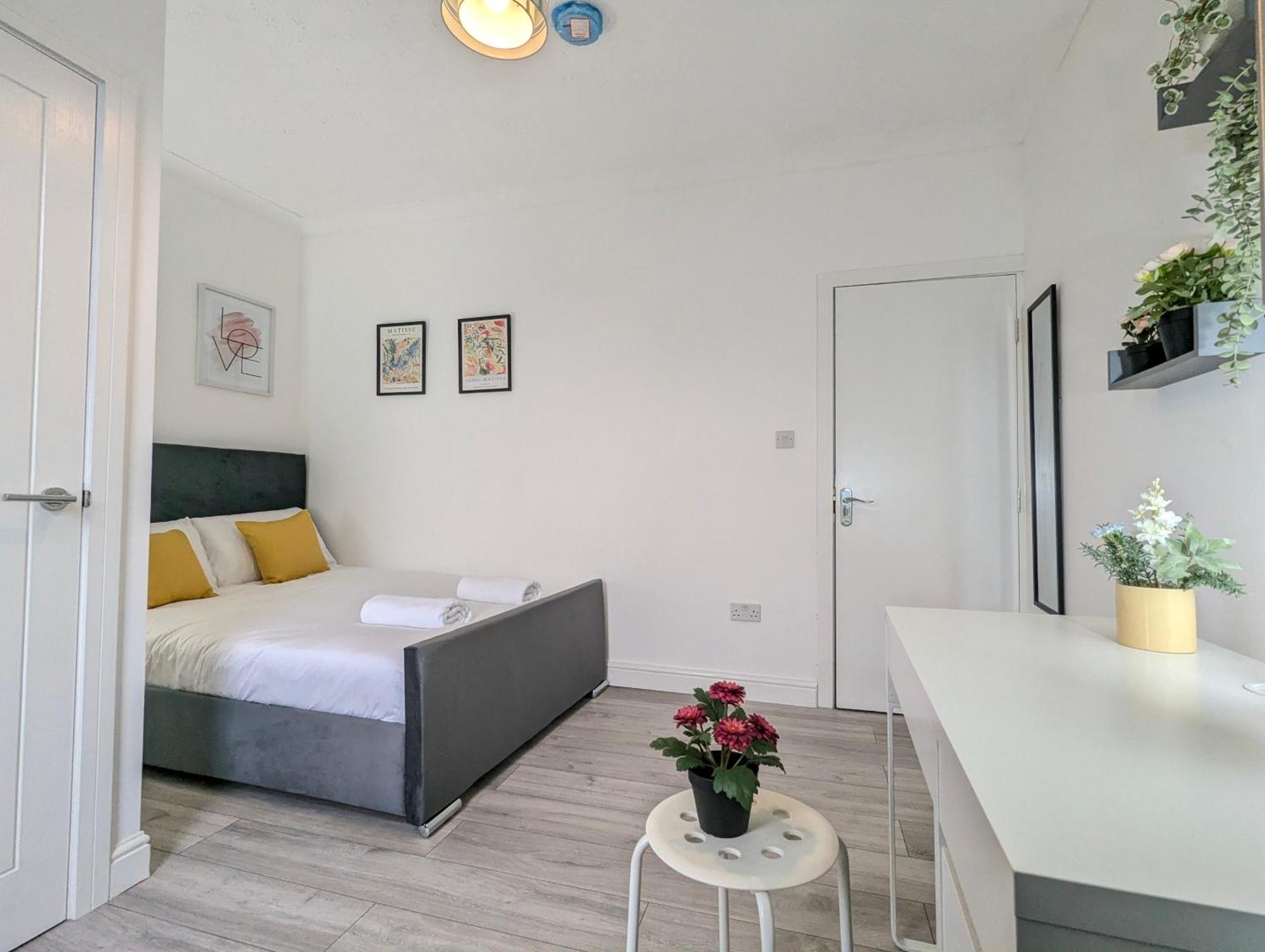 Modern Double W Private Bath & Free Parking Casa vacanze York