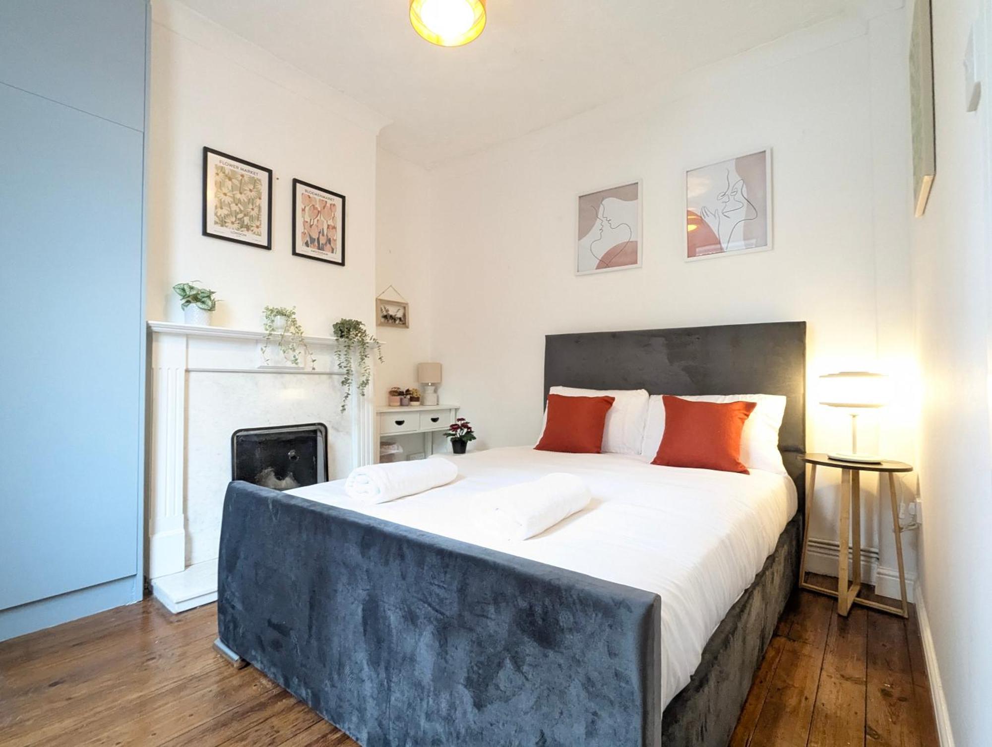 Modern Double W Private Bath & Free Parking *