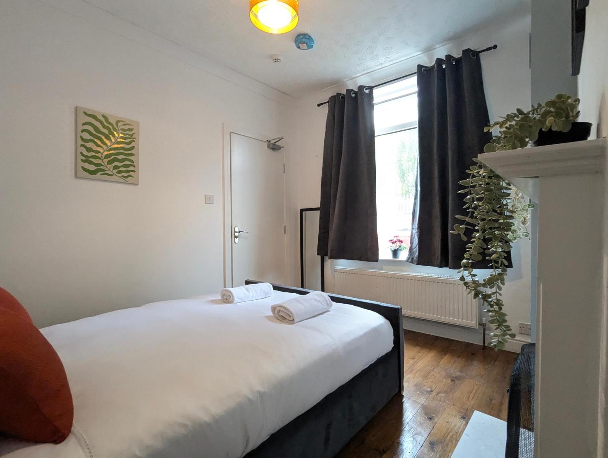 Modern Double W Private Bath & Free Parking *