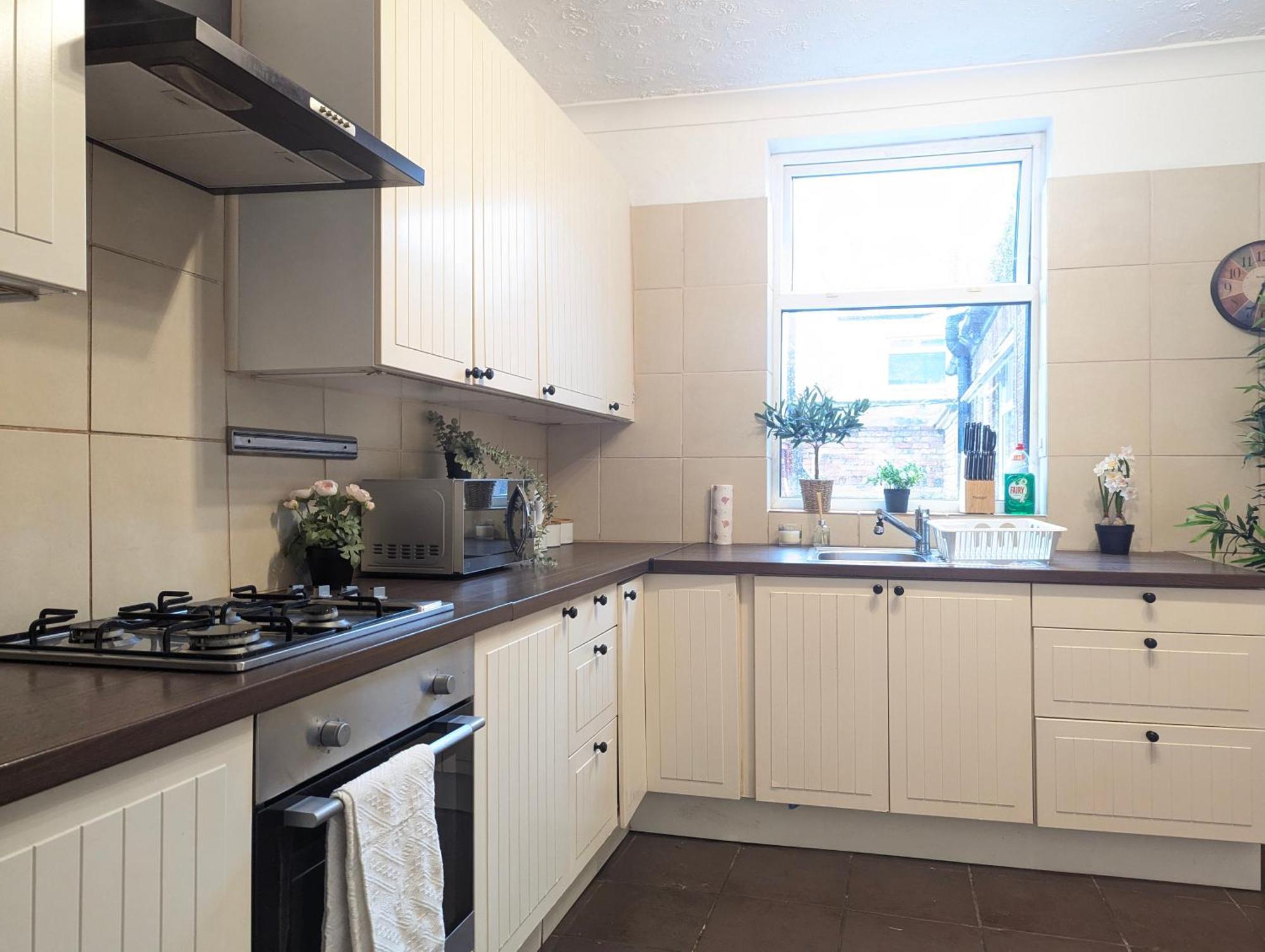 Modern Double W Private Bath & Free Parking
