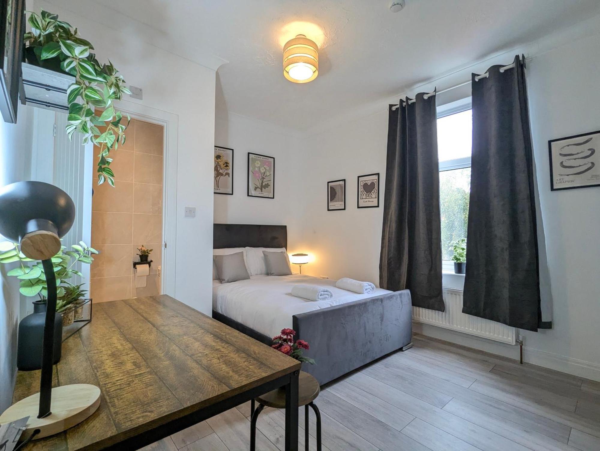 Modern Double W Private Bath & Free Parking Casa vacanze