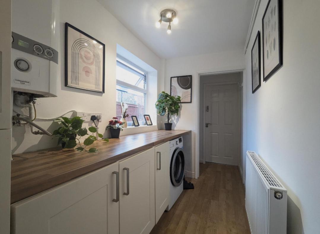 Holiday home Modern Double W Private Bath & Free Parking *